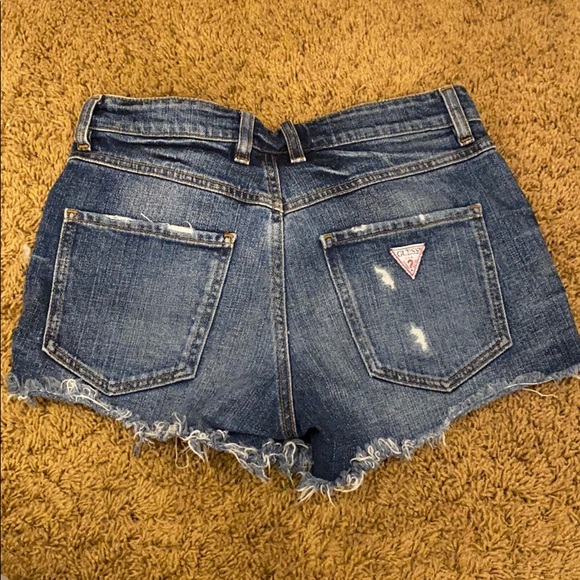 Guess Jean Short - Picture 4 of 4